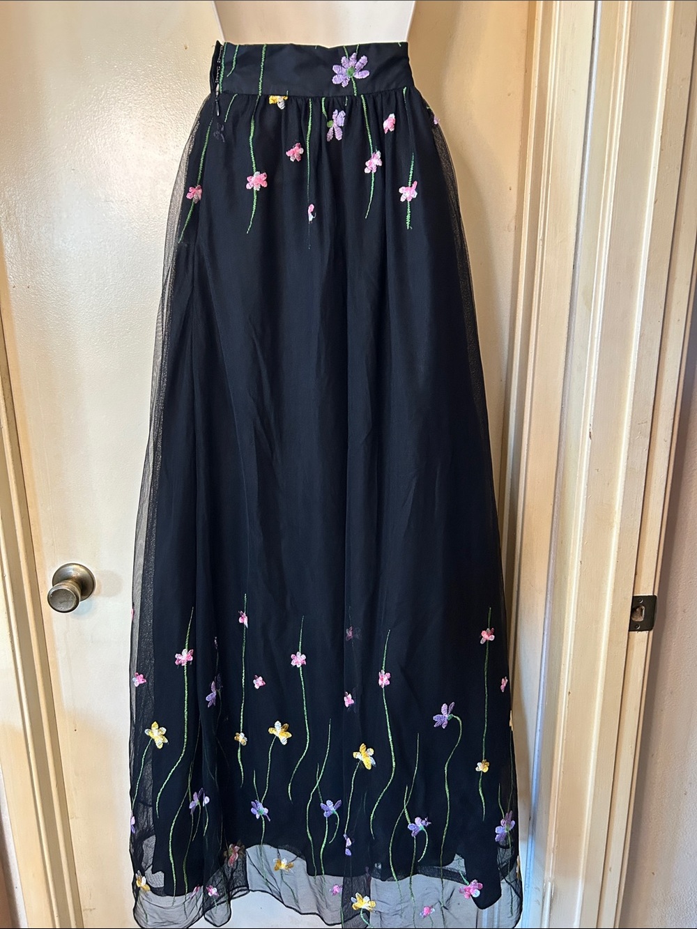 Chetta B Vintage Black Maxi Skirt with Pastel Floral Embroidery size 2 - Picture 5 of 10